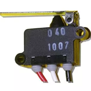 Mikrospínač průtoku topení